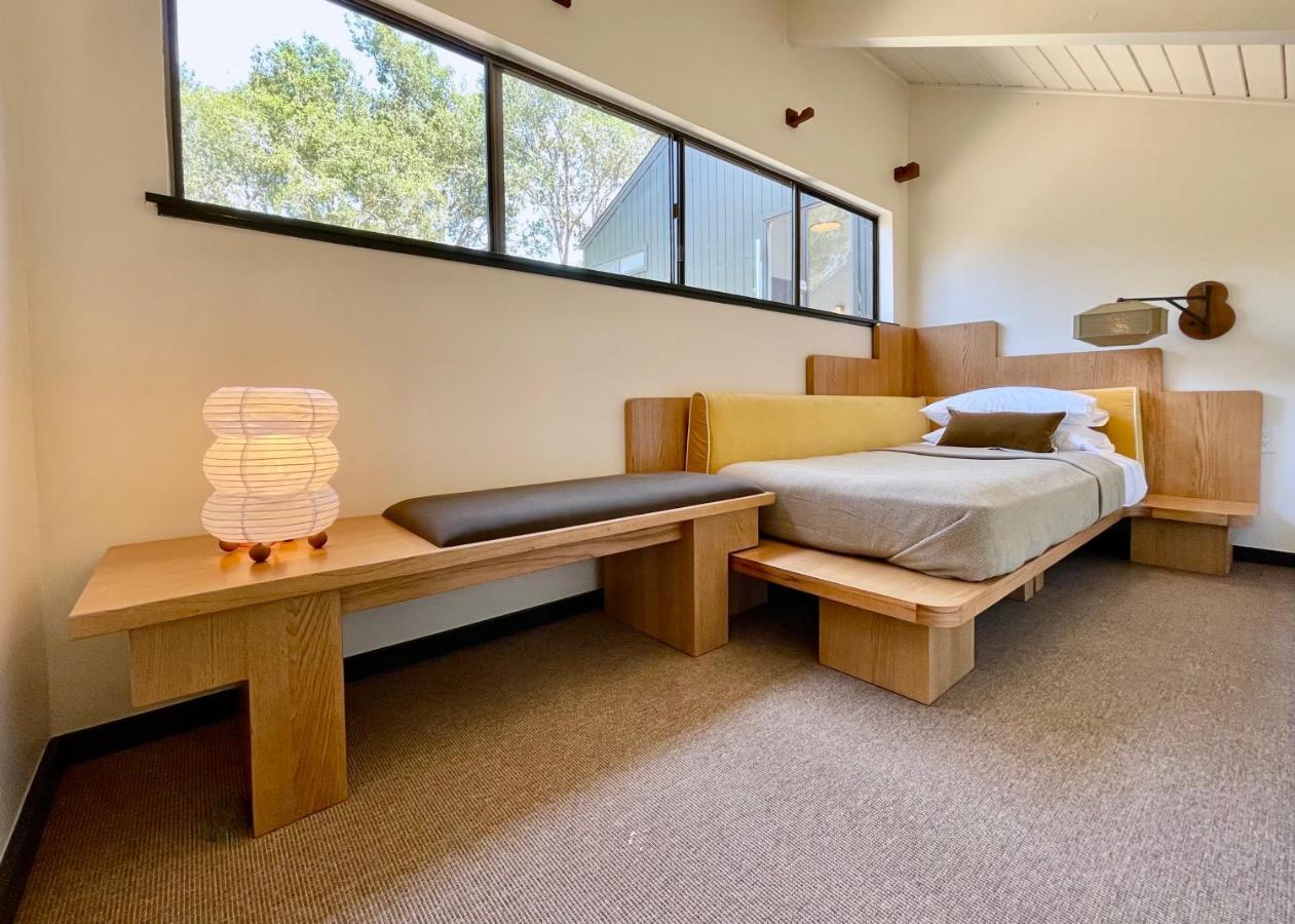 Lodge At Marconi Marshall エクステリア 写真